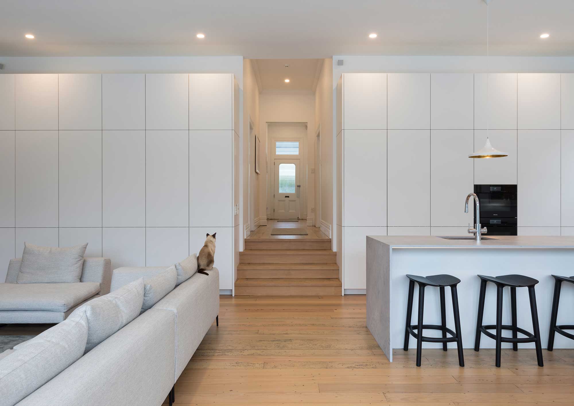 Lara Farmilo Design - Villa Vista - Bayfield Kitchen