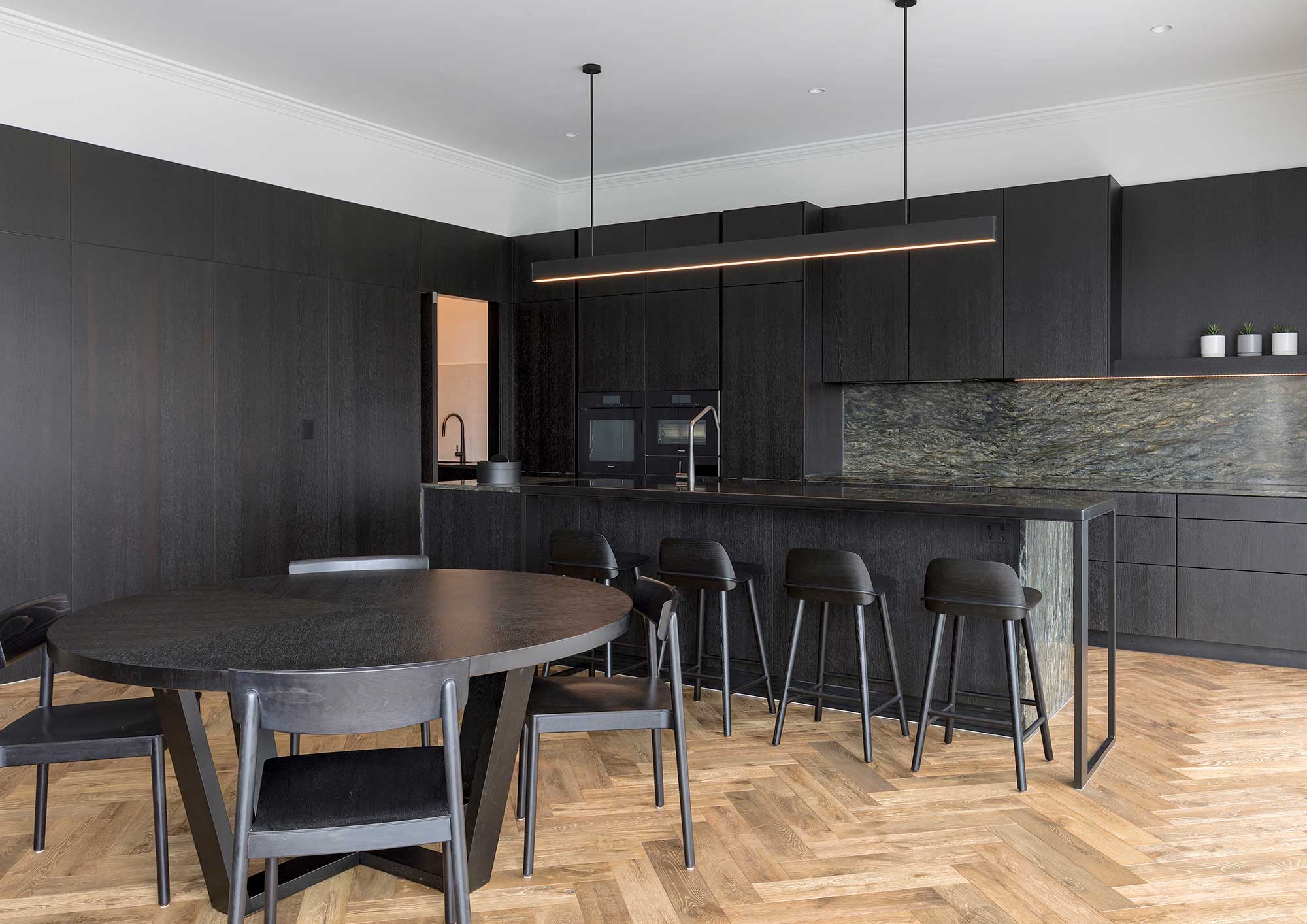 Lara Farmilo Design - Oak Elegance - Lawerence Kitchen
