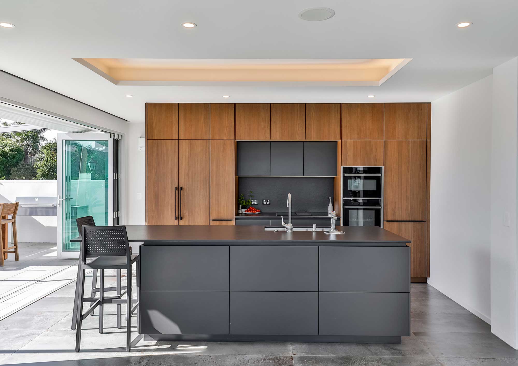 Lara Farmilo Design - Waterway Glow - Whitianga Kitchen