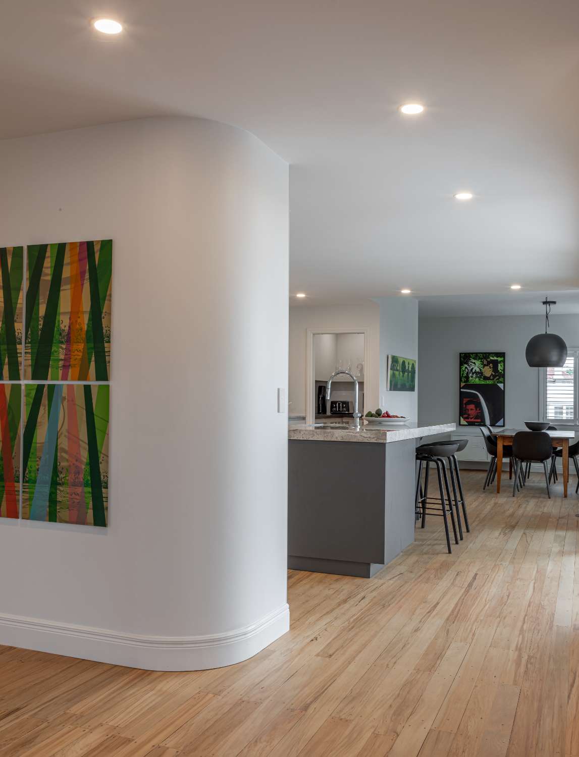 Lara Farmilo Design - Warm & Lifestyle-Oriented