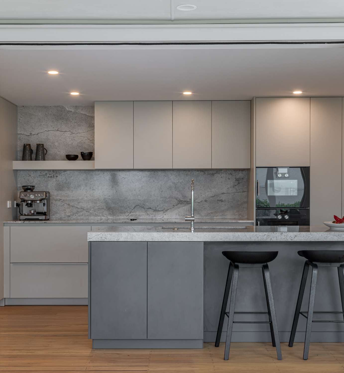 Lara Farmilo Design - Warm & Lifestyle-Oriented